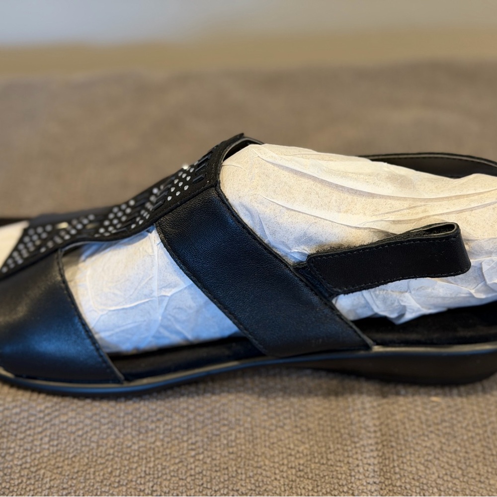 Easy Spirit Elegant Black Women's Sandals